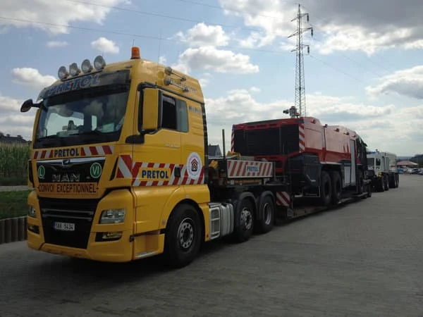 Transport of a Panther to Pyrocar 2018