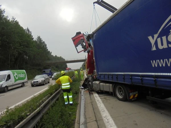 How to behave after a highway accident