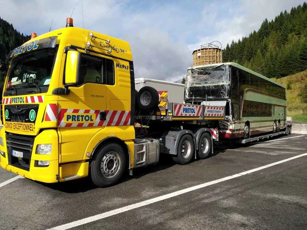 From Italy to the Czech Republic or the transfer of a bus of Czech football fans