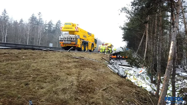 VIDEO: Disposal of a maize truck