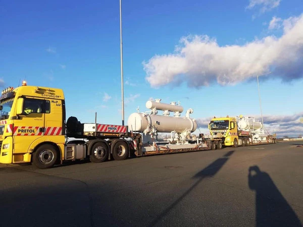  Transport of chemical plant equipment